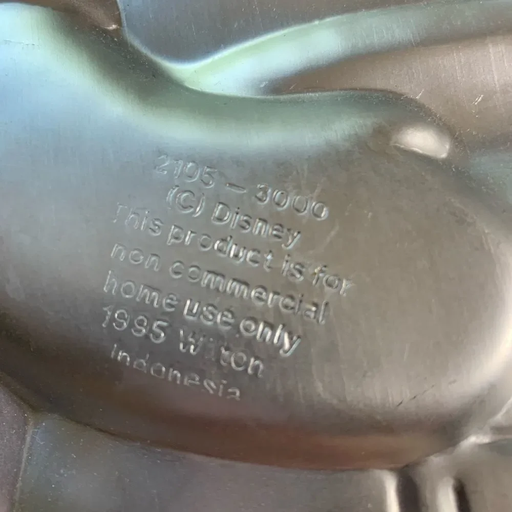 WINNIE the Pooh Cake Pan 1995